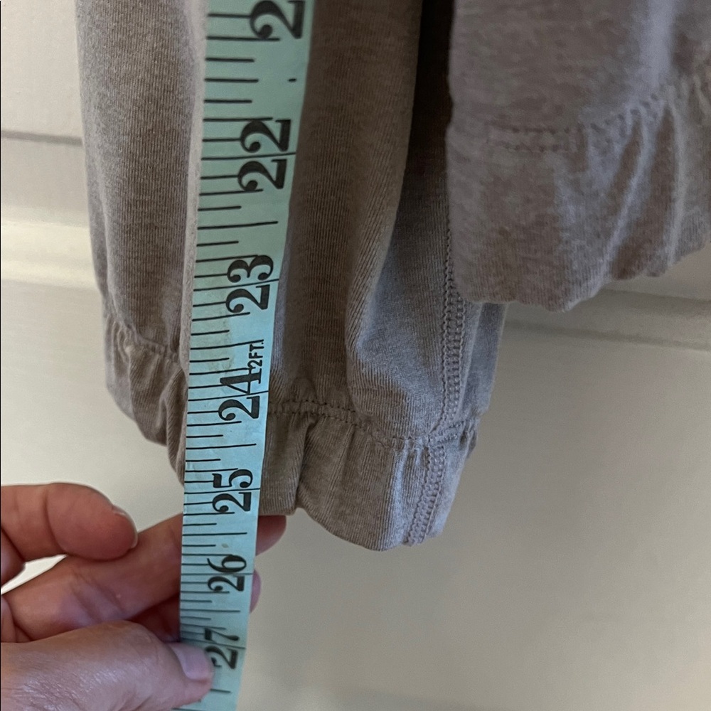 Vuori halo half zip Pullover SZ L in sand - Picture 7 of 9